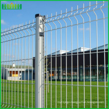 2016 hot selling high quality China factory low price hot-dipped triangle welded wire mesh fence